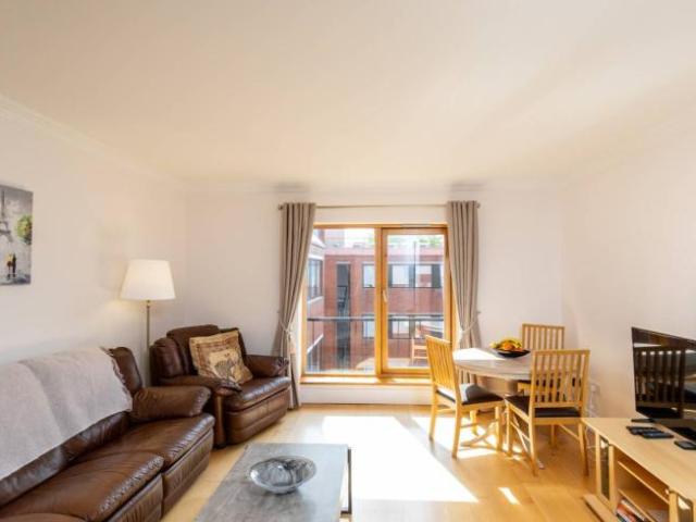 Apartment to rent in Bluebell, North Tipperary