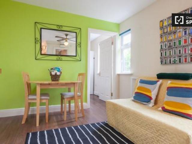 Apartment to rent in Bluebell, North Tipperary
