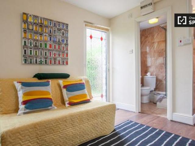 Apartment to rent in Bluebell, North Tipperary