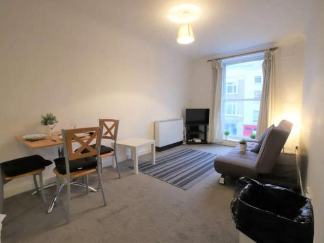 Apartment to rent in Bluebell, North Tipperary