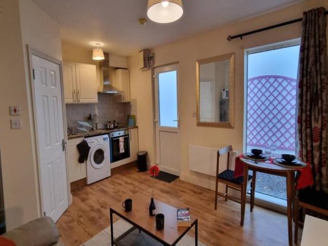 Apartment to rent in Bluebell, North Tipperary