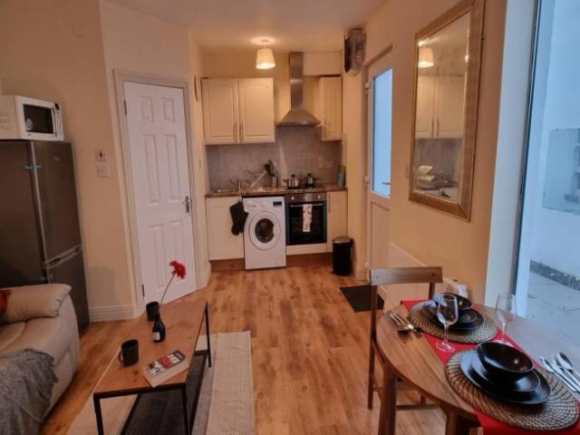 Apartment to rent in Bluebell, North Tipperary