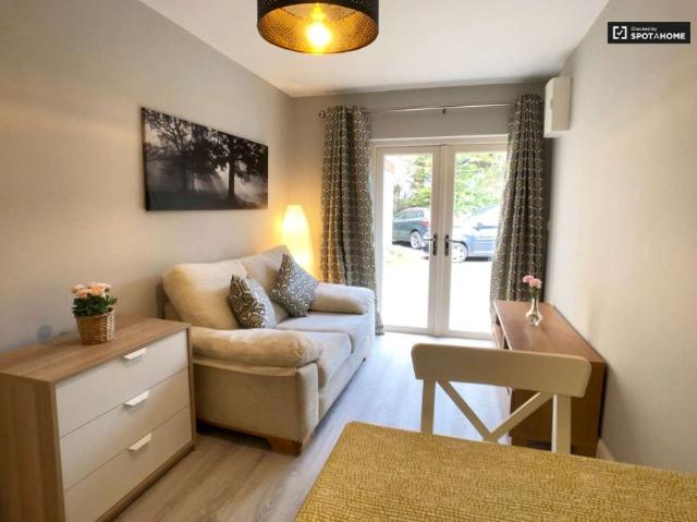 Apartment to rent in Bluebell, North Tipperary