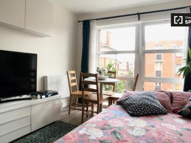 Apartment to rent in Bluebell, North Tipperary