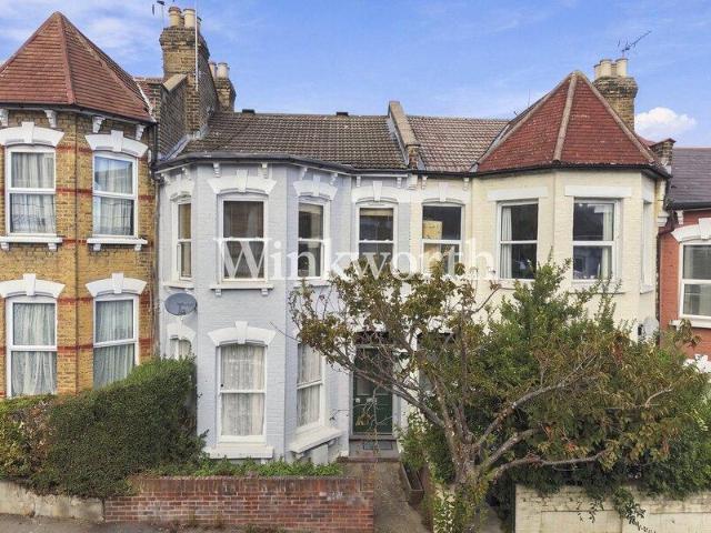 Apartment for sale in Cat Hill, England