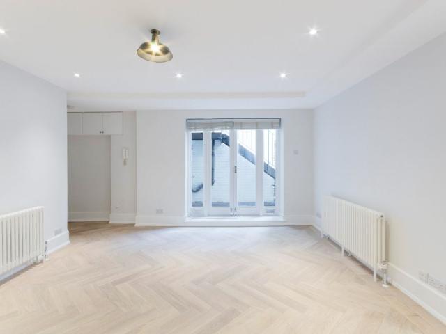 House for rent in Seven Dials, Bloomsbury