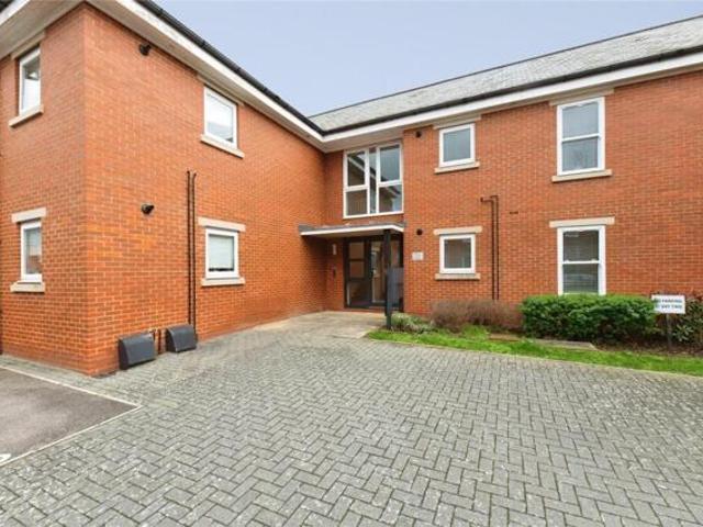 Apartment for sale in The Wells, Surrey