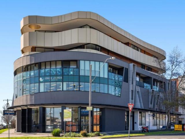 Apartment for sale in Essendon, Melbourne
