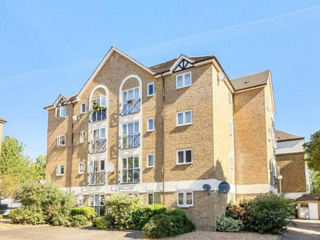 Apartment for sale in Cat Hill, England