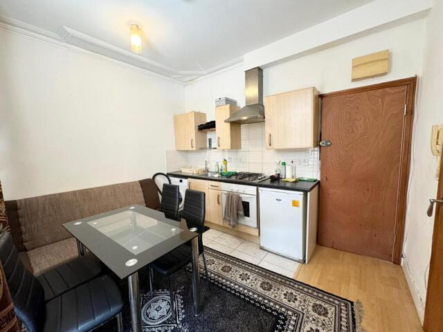 Apartment for rent in Finchley, Church End