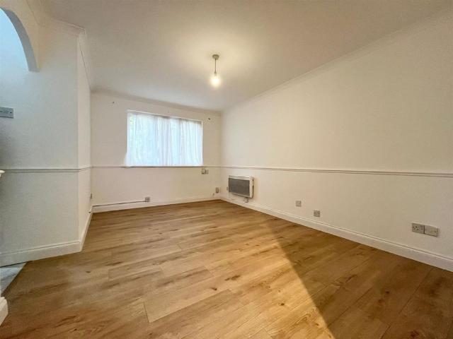 Apartment for rent in Ponders End, Greater London