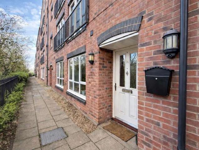 Apartment for sale in Woodloes Park, Green Close