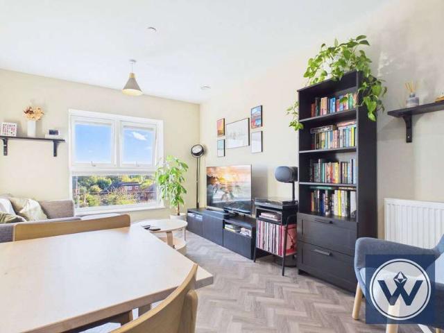 Apartment for sale in London Borough of Hillingdon, Greater London