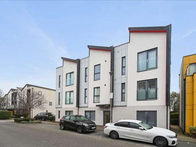 Apartment for sale in London Borough of Merton, Greater London