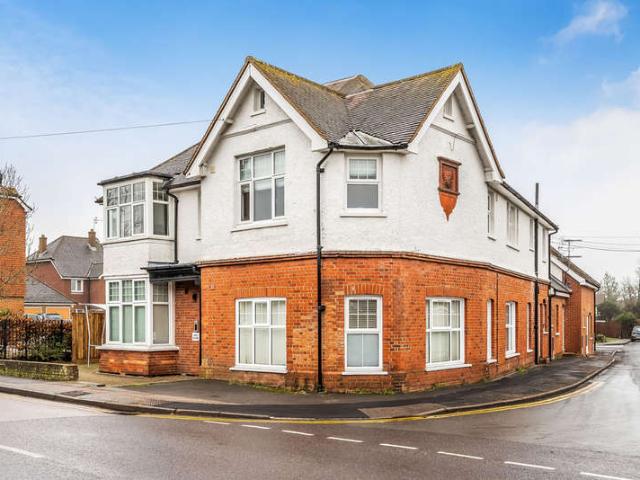 Apartment for sale in The Butts, Kent