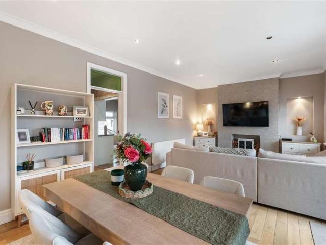Apartment for sale in Falcon Lodge, Wales