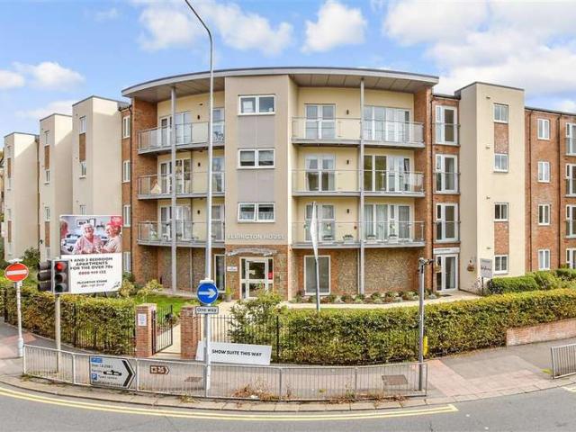Apartment for sale in Tower Hamlets, Dover