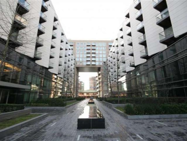 Apartment for sale in Isle Of Dogs, Greater London