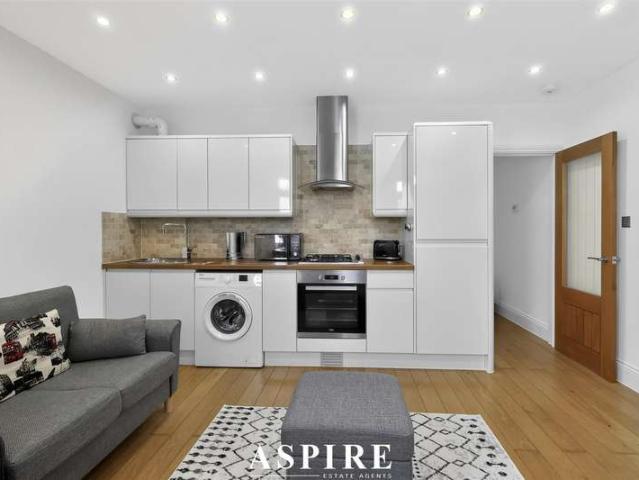 Apartment for sale in Milton, Alton Barnes