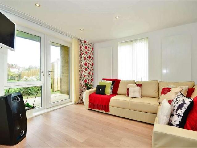 Apartment for sale in Dollis Hill, Greater London