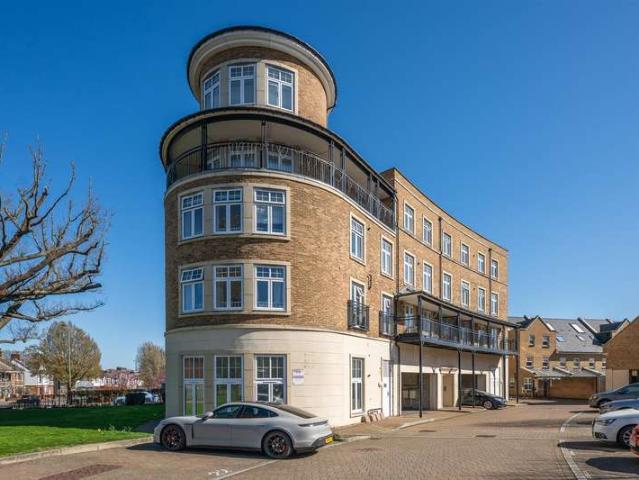 Apartment for sale in Bromley Common, Greater London