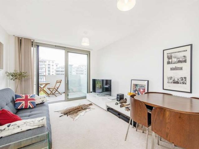 Apartment for sale in Waterside Park, Silvertown