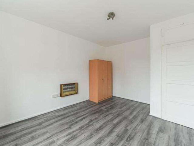 Apartment for sale in Stockwell, Greater London