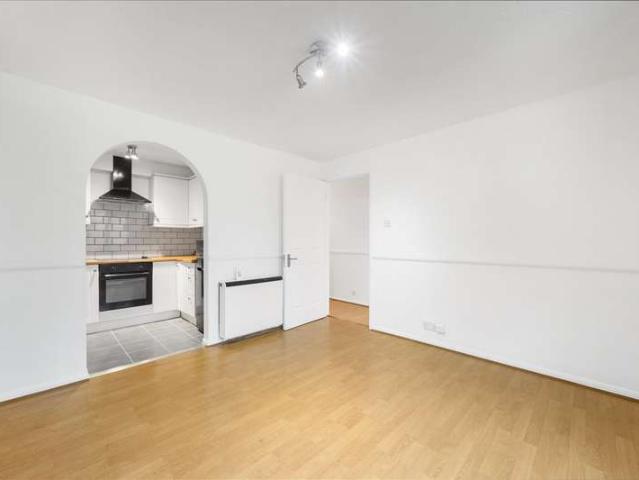 Apartment for sale in London Borough of Lewisham, Lower Sydenham