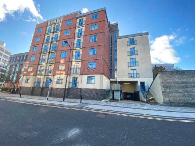 Apartment for sale in Rodbourne, Swindon