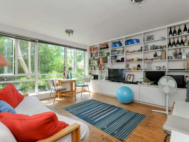Apartment for sale in Stoke Newington, Greater London