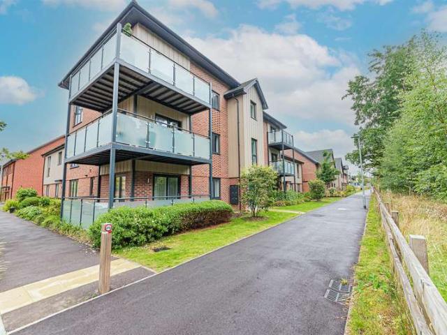 Apartment for sale in Buckler's Park, Crowthorne