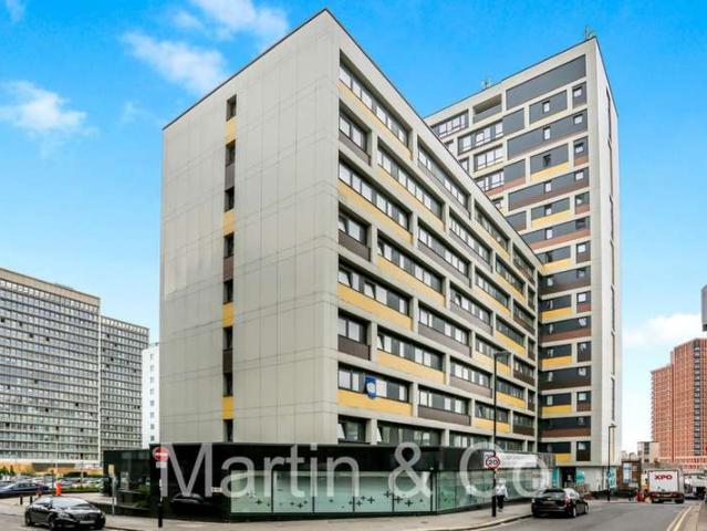 Apartment for sale in London Borough of Croydon, Greater London