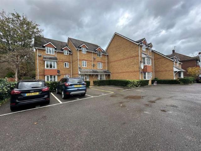 Apartment for sale in London Borough of Hounslow, Feltham