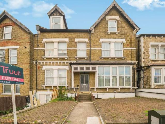 Apartment for sale in London Borough of Croydon, Greater London