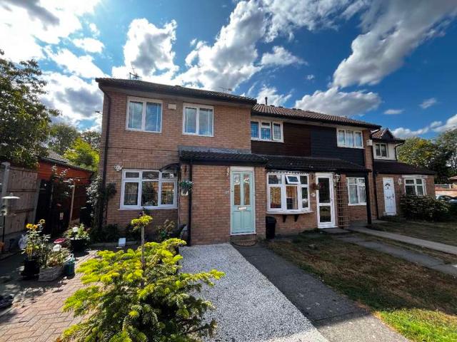 Apartment for sale in Ardleigh Green, Greater London
