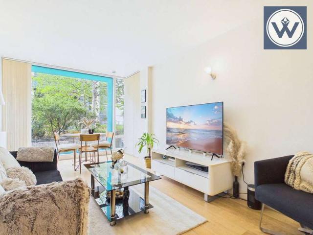 Apartment for sale in Hayes, Greater London