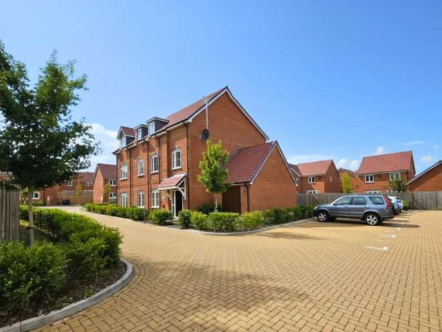 Apartment for sale in Thornicombe, East Dorset