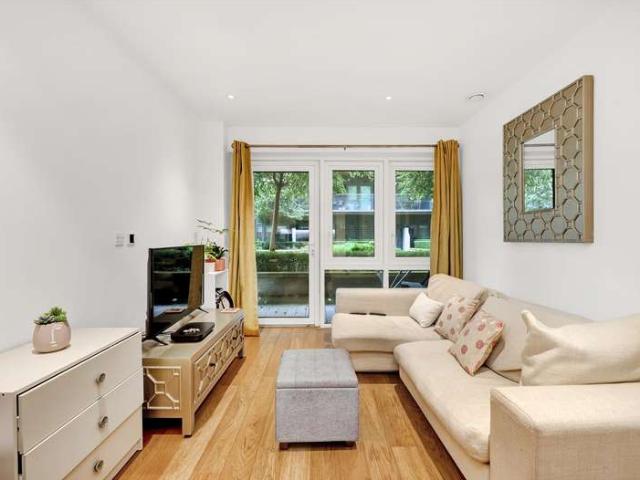 Apartment for sale in London Borough of Ealing, Greater London
