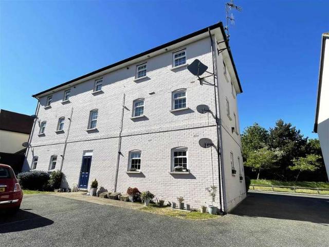 Apartment for sale in Chancellor Park, Chelmsford