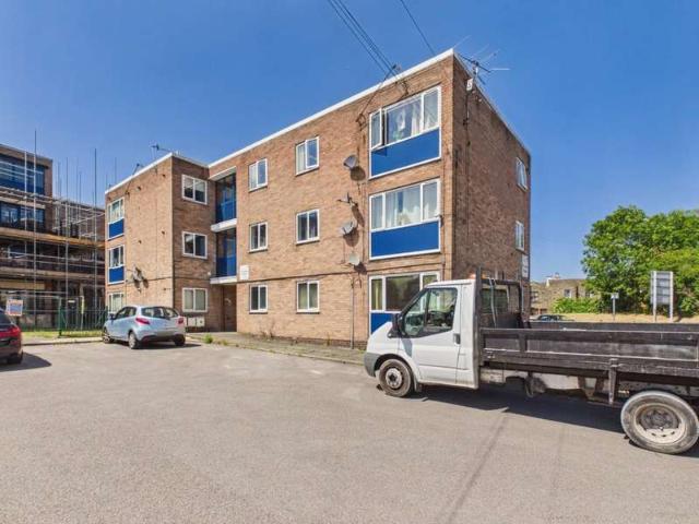 Apartment for sale in Crossflatts, West Yorkshire