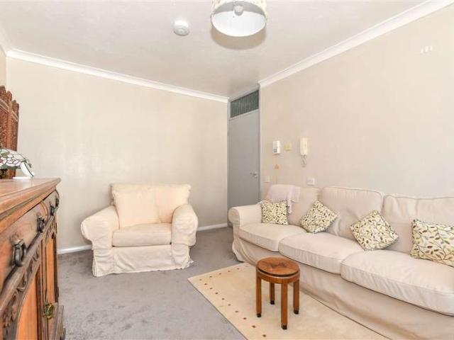 Apartment for sale in Brook Street, Bourne Vale
