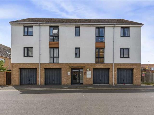 Apartment for sale in Monks Orchard, Kent