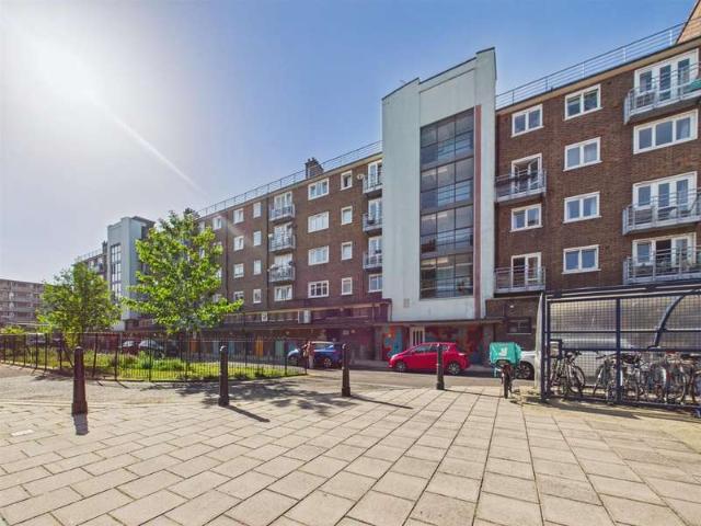 Apartment for sale in Bethnal Green, Greater London