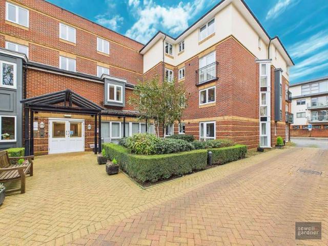 Apartment for sale in Batchworth