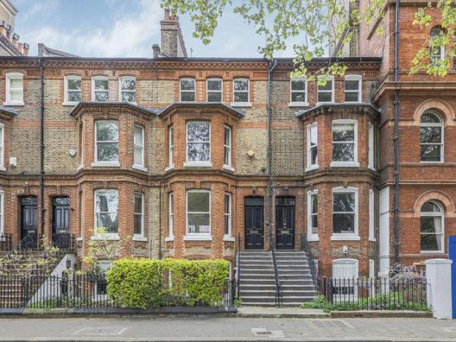 Apartment for sale in Greater London