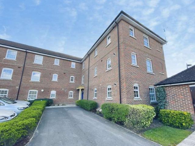 Apartment for sale in Sherfield Park, Basingstoke and Deane