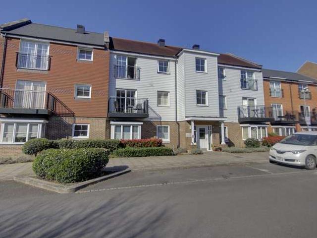 Apartment for sale in The Butts, Kent