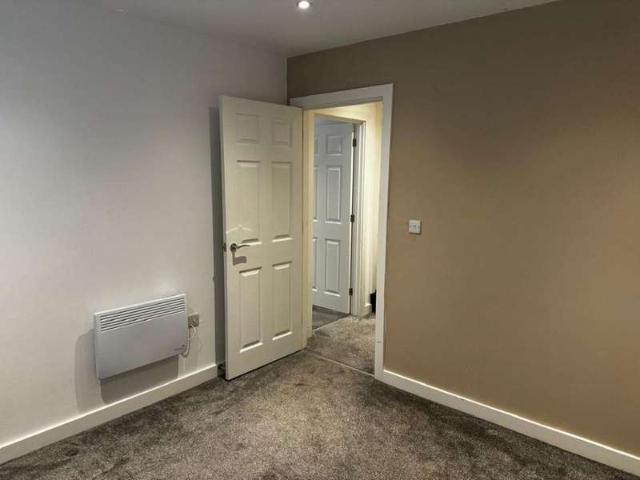 Apartment for sale in Belle Isle, West Yorkshire