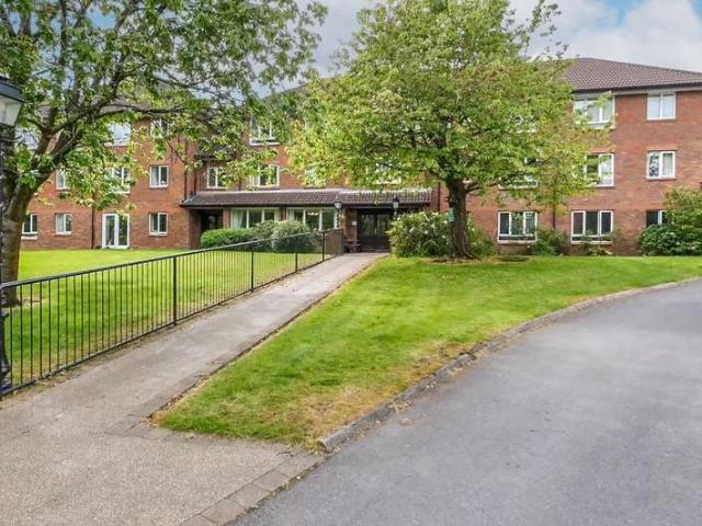 Apartment for sale in Gorse Hill, Trafford Park