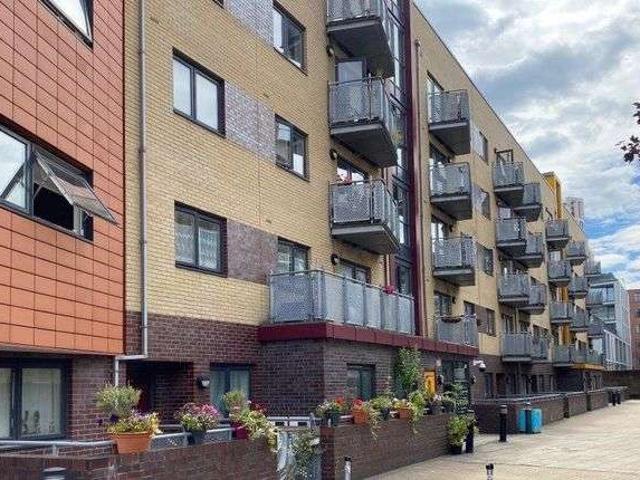 Apartment for sale in Hoxton, Greater London